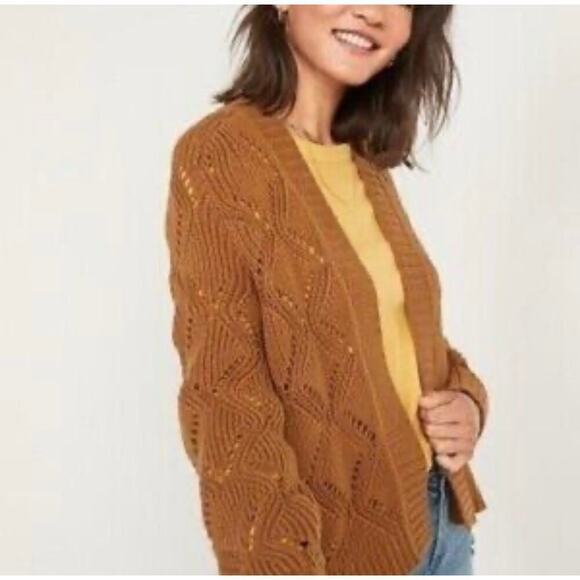 Old Navy Sweaters - Old Navy golden open thread cardigan
Size medium